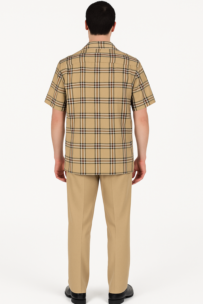Men’s Short Sleeve Beige Plaid Shirt – Classic & Versatile