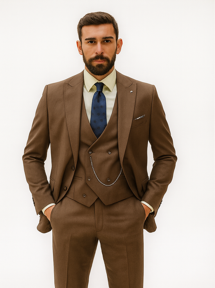 Luxury Brown Suit with Chain and Pocket Square – Modern Formal Style